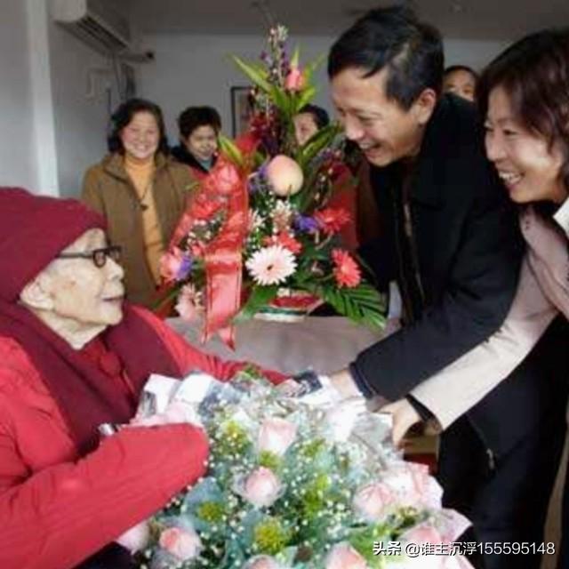 老人围嘴的做法大全:怎样才能与又强势、又喜欢刷存在感、情商又低的老人相处？