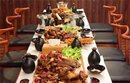 霍去病去世时几岁:汉武帝赏赐数十车酒肉，霍去病为何宁愿让肉臭掉也不分享给士兵