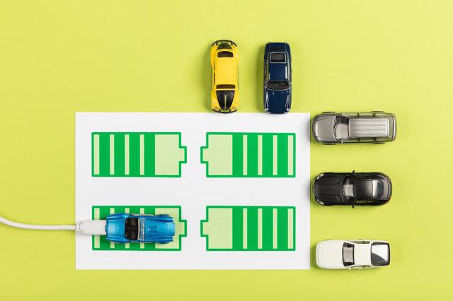 电动汽车后桥总成价格，第一批“绿牌”汽车终于要换电池了，看到价格后，你还要买吗