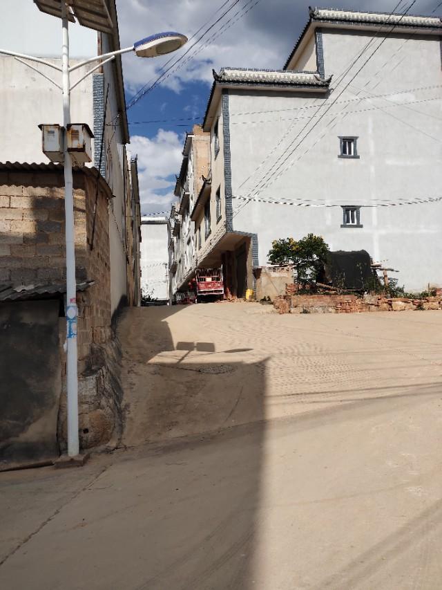 重庆赵红霞真实照片:农村建设真的越来越好，道路整洁，环境清新，大家能来晒晒图吗？