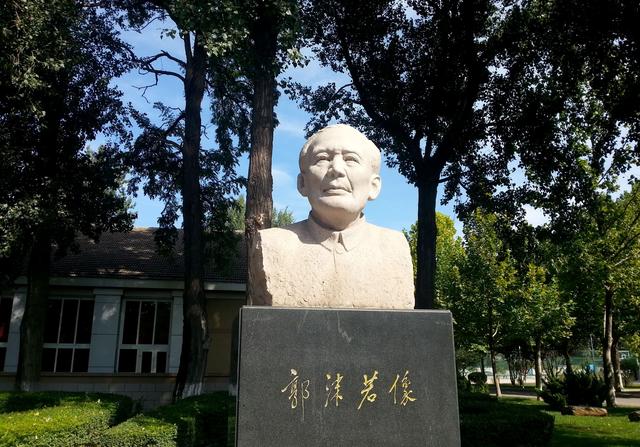 郭沫若资料介绍:郭沫若最大的成就是什么？