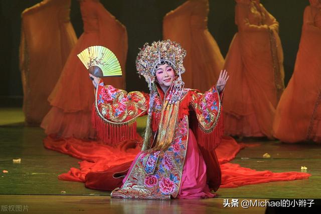 李玉刚是男是女:大家如何评论李玉刚的唱功