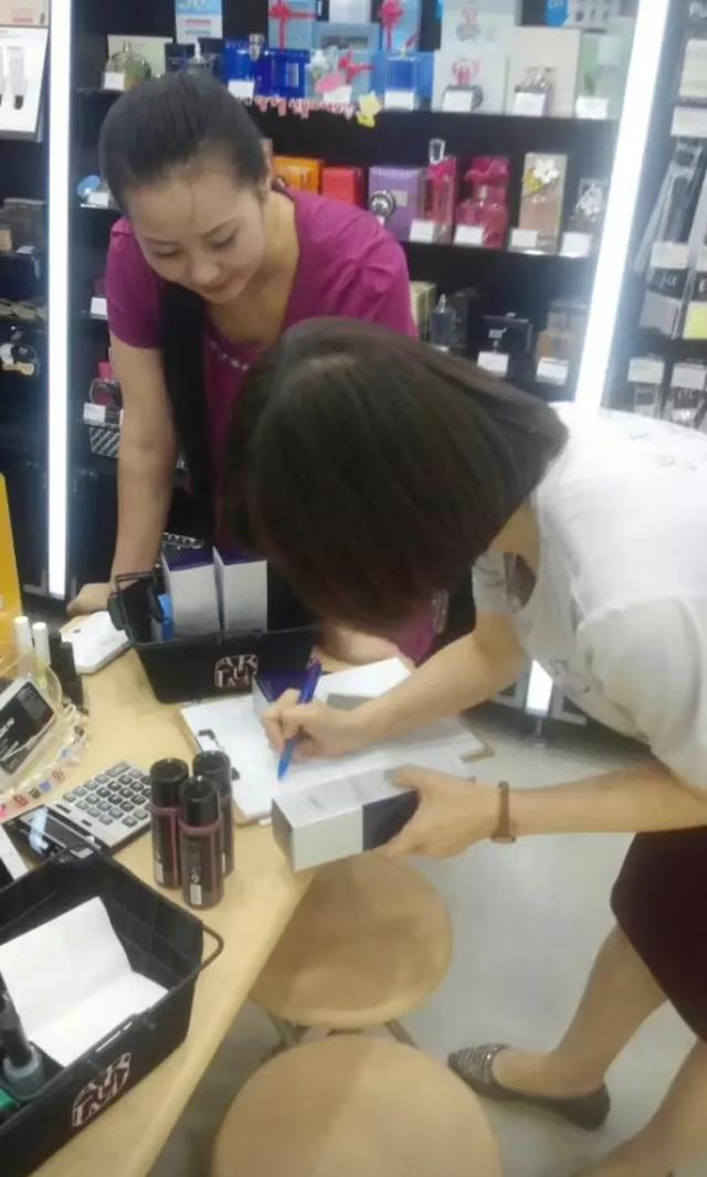 代购发<a href=https://maguai.com/list/256-0-0.html target=_blank class=infotextkey><a href=https://maguai.com/list/256-0-0.html target=_blank class=infotextkey>朋友圈</a></a>范文:我很好奇那些代购疫情不能出国？哪里来的货源一直发<a href=https://maguai.com/list/256-0-0.html target=_blank class=infotextkey><a href=https://maguai.com/list/256-0-0.html target=_blank class=infotextkey>朋友圈</a></a>？(疫情期间还在卖货的代购)