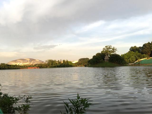 好动的河马歌谱:孩子进入可怕的两岁，不听家长的话，该怎么办？