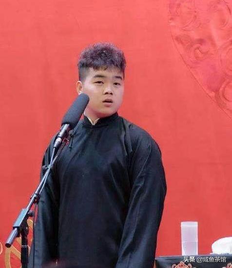 岳云鹏离不开冲冲:现在德云社中有几个郭德纲徒孙？