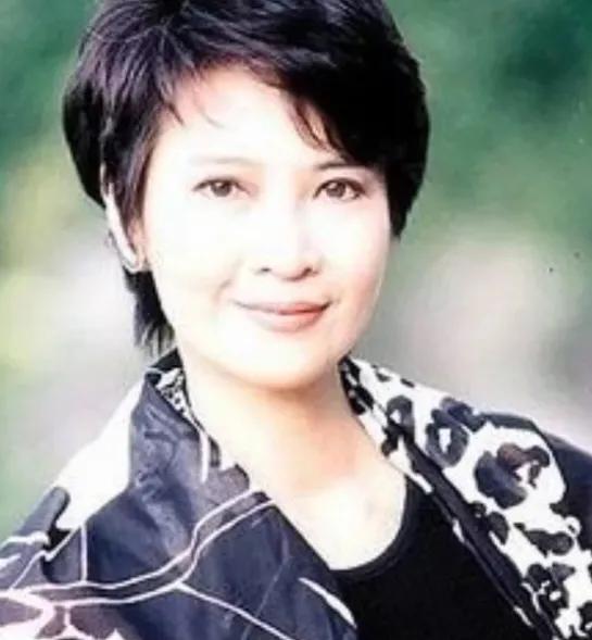 萧芳芳秦祥林:谢贤跟秦祥林是好兄弟，为什么他们都会甩了女神萧芳芳？