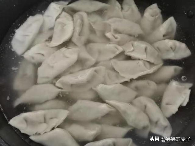 为了防止饺子粘皮:煮饺子不破皮的方法，您知道几种？饺子的风俗来历您知道吗？