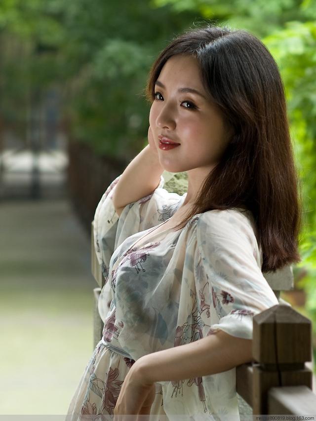 女人三十多岁没背景没文化没个一技之长怎么办