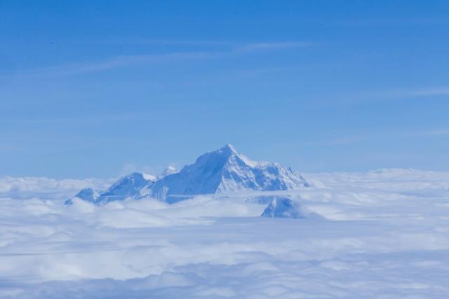 孙悟空在天上飞的图片，旅行途中你见过最漂亮的云海在哪里
