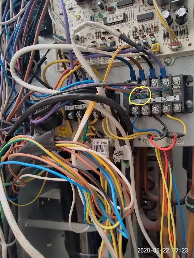 头条问答 - 格力三相5匹天花机空调室外机l1都接地,是怎么回事?