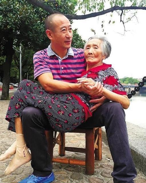 亲眼目睹殡仪馆灵异事件:看到亲人的遗体被火化是什么感觉？