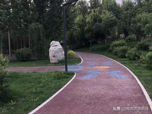 何婉琪:赌王何鸿燊5.26日13点5分去世，对澳门有什么影响