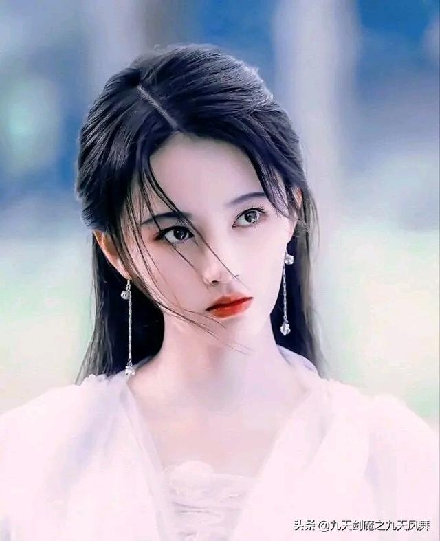 加藤鹰作品:王思聪次次点名鞠婧祎，真的这么讨厌吗？