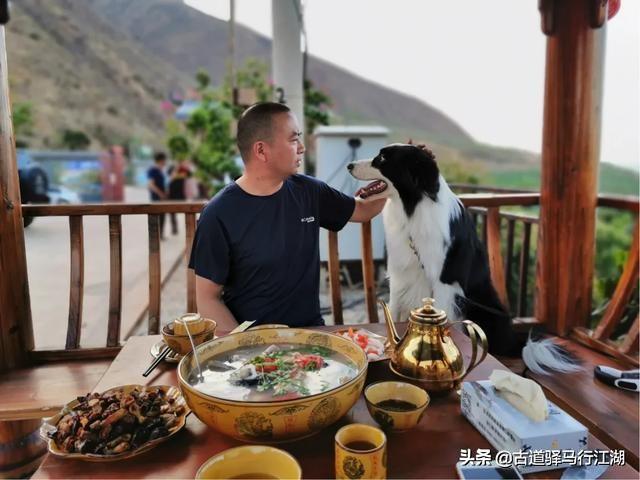 爱与狗同行剧照:大家都是怎样看待《与卡戴珊同行》这个剧的呢？