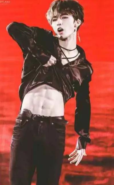 00后有腹肌是什么感受?