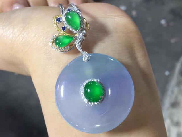 平安扣一般都多少价位,300块钱的翡翠平安扣是真的吗？