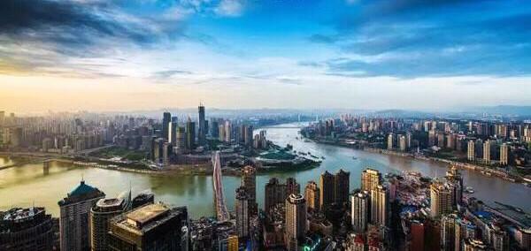 上海是目前我国最繁华的城市吗，上海到底繁华在哪里？上海人会认为其他城市落后吗？