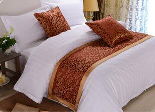 一人一床两枕是大忌,求解，酒店的房间放这么多枕头是干什么滴？