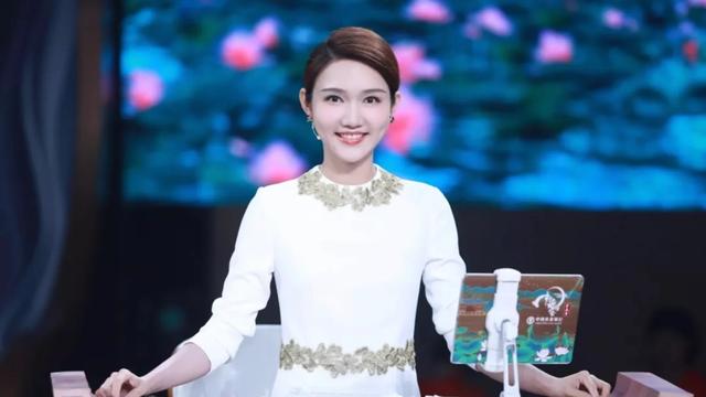 李思思挑战主持人:你觉得哪些综艺节目主持人符合“才貌双全”的称号