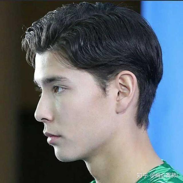 周晓兰:中国女运动员里面哪个最好看？男运动员哪个最帅？
