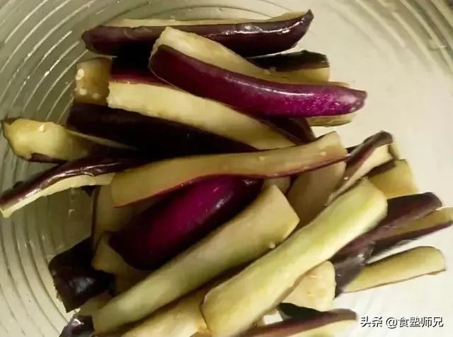 喂狗吃辣子鸡博主回应争议:你是明白了哪几个基本原理之后而厨艺大增的？