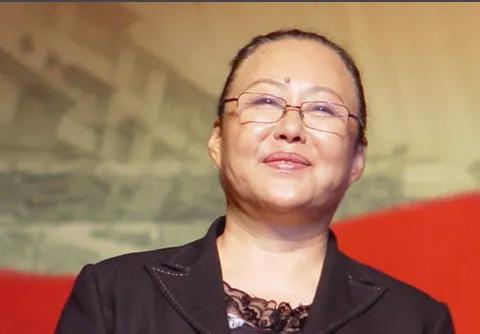 斯琴高娃南吉:为什么感觉斯琴高娃表演时老晃头？