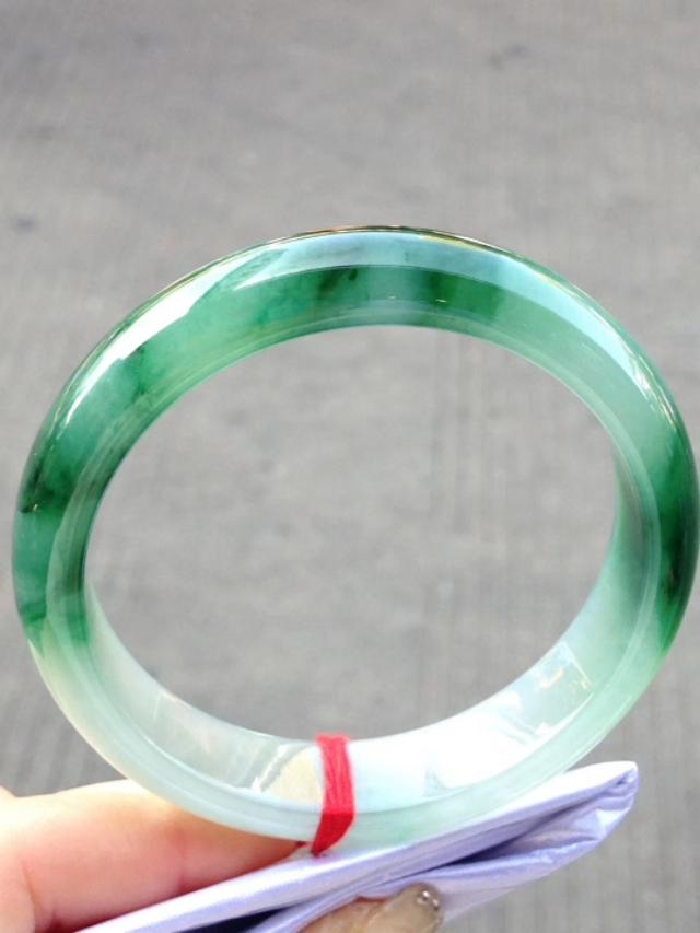 几百元的缅甸玉手镯是真的吗,三千元能买到一支真的翡翠手镯吗？