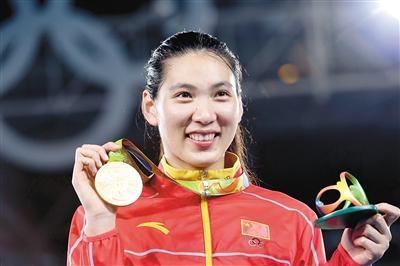 李雅琳:为什么有人觉得T-ara组合没有像少女时代一样大火？