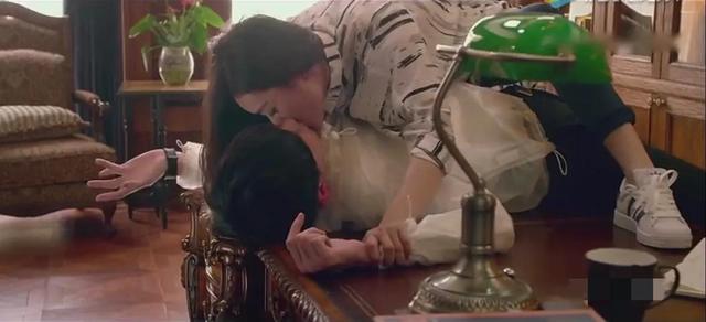 宫锁沉香吻戏:影视作品中能尬得你笑翻的床戏有哪些？