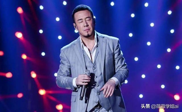 杨坤和刘德华怎么了:如何看待杨坤经常在直播中diss刘德华，许嵩等人没水平？