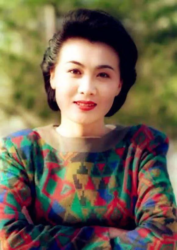梨涡妹妹金在恩:第一眼看去很不起眼，但越看越好看的明星有哪些？