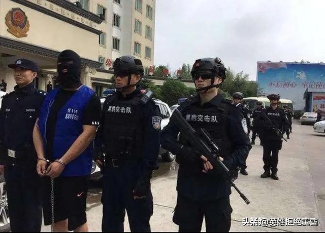 李倩身高:李某某生前常和男友姓氏的路牌合影，洪某怎么还会这么狠心？