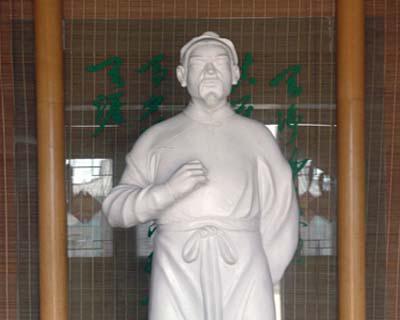 怎么样在学生心目中成为优秀的老师？