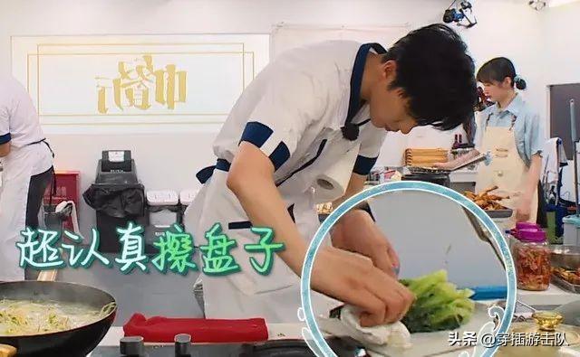 薛明逝世:你怎么看很多明星没常识，还被夸“可爱”？