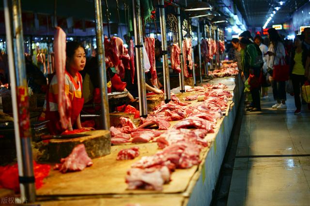 2021“双节”将至，猪价会迎全面反弹吗？市场表现已给出“答案”，2021年猪肉价格持续下跌，第四季度会反弹吗