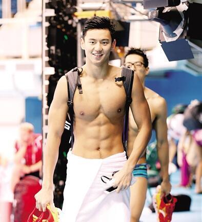 周晓兰:中国女运动员里面哪个最好看？男运动员哪个最帅？