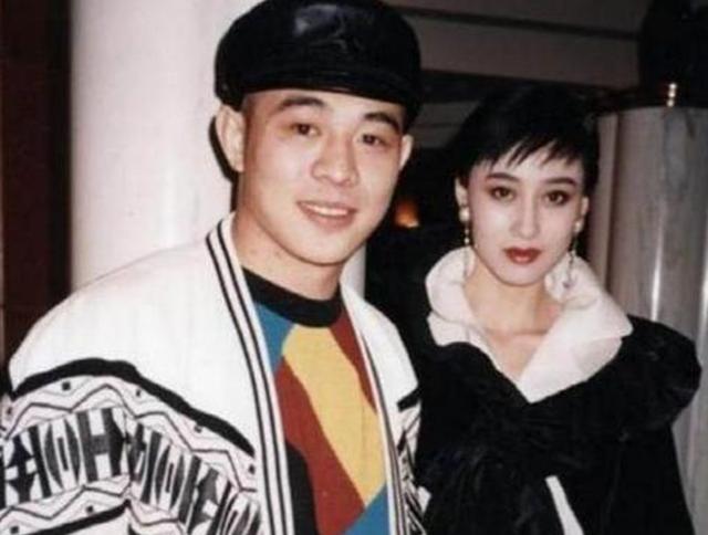 李连杰老婆利智:利智最美的时候有多少男人追过她，为什么她选择了李连杰？