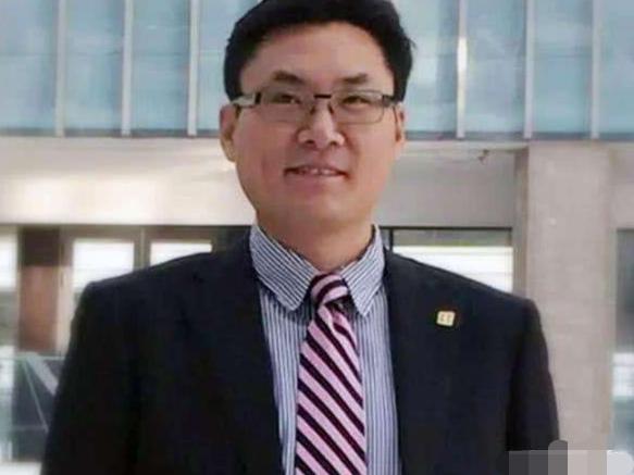 鲍毓明养女发声:鲍毓明性侵养女案里小芳的母亲扮演了什么