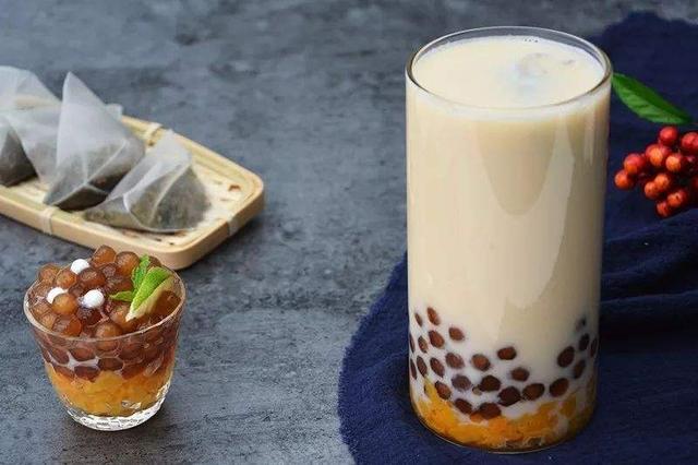 叶子楣图片:超喜欢吃奶茶里的珍珠，感觉很有嚼劲，请问珍珠是用什么做的
