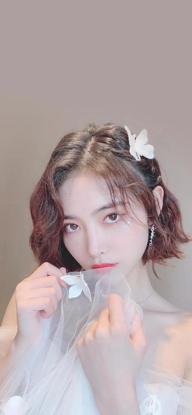 头条问答 - 女朋友和玩了二十多年的发小朋友们,应该谁更重要?