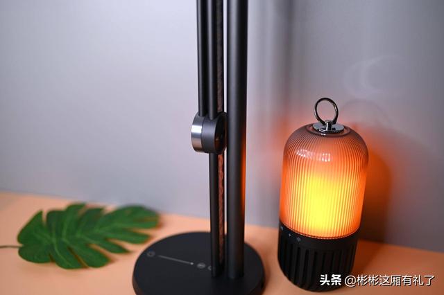 小彬彬前妻:家居展会上看到【EZVALO几光】，求问是个什么牌子？