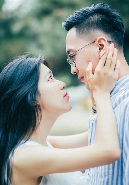 张蓝心劈腿:被一个爱了十年的人劈腿了怎么能放下心中的仇恨呢？真可悲？