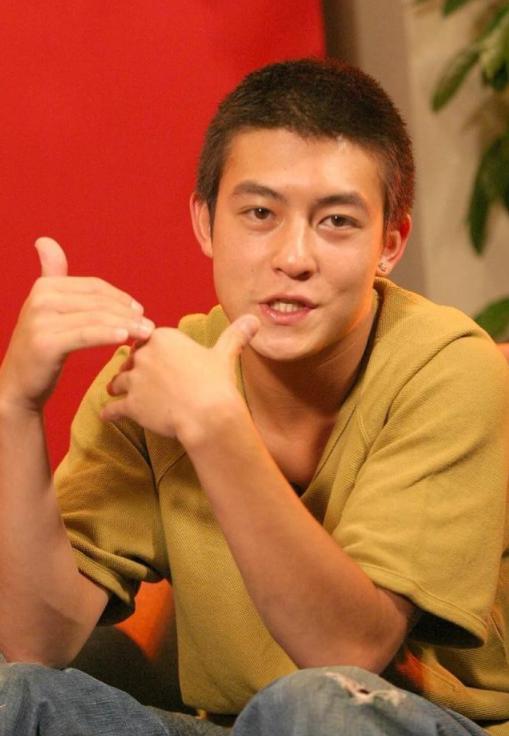 阿娇被曝已离婚:阿娇离婚了，张柏芝也离婚了大家怎么看陈冠希