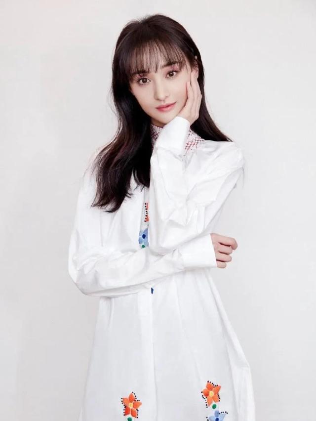 郑爽照片:郑爽的演艺之路到头了吗？