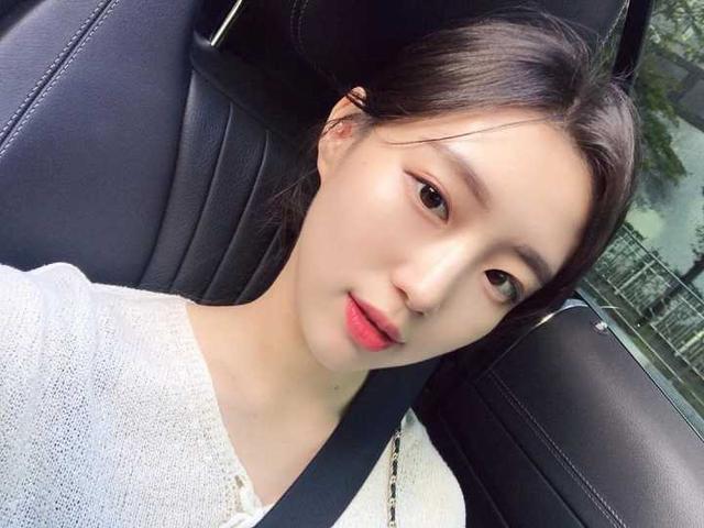 戚薇回应割双眼皮:你会怎么看待割了双眼皮的异性，如果是自己男/女朋友呢