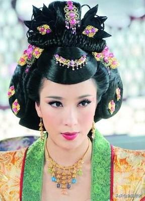 说说你是从哪部剧或者哪几部剧开始喜欢杨怡的呢？