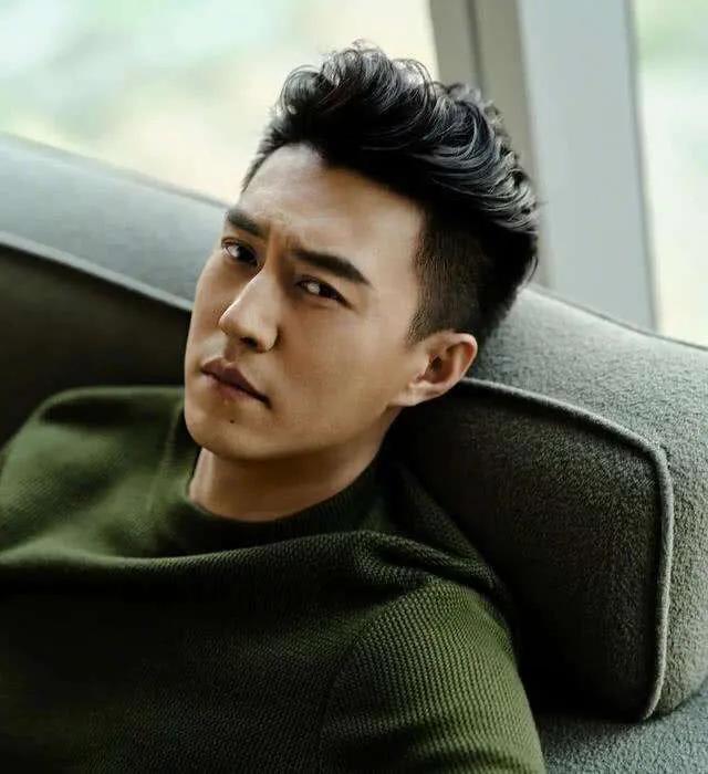 如何評價演員靳東？