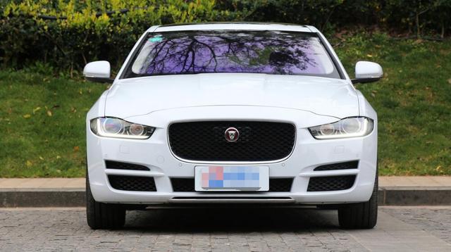 在国内消费者的认知里面认为捷豹汽车的高度甚至比宝马,奔驰还要豪华