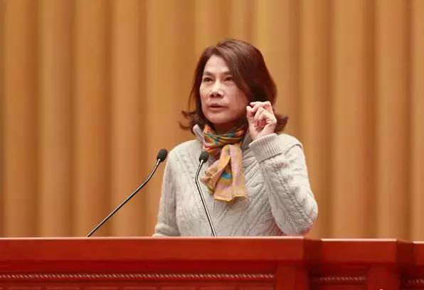 董明珠在采访时回应骂人,说：不骂人领导才是最可怕的。对于这种说法,你认同吗？