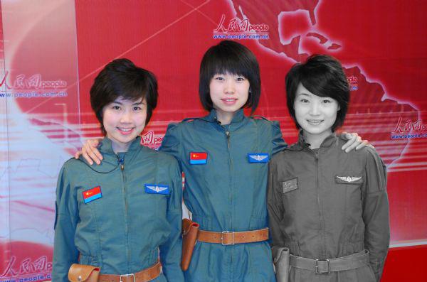 中国第一个女飞行员:新中国第一批歼击机女飞行员（共16位）都有哪些人？
